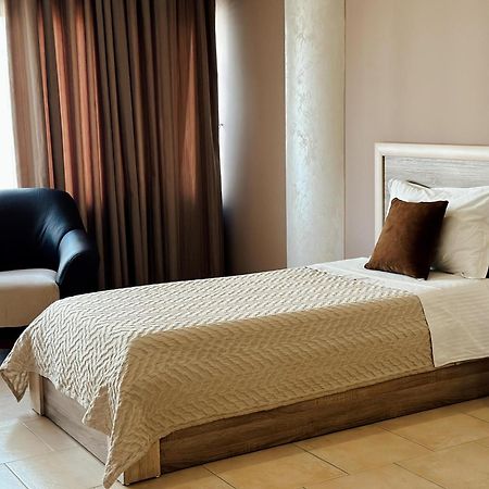 Hotel Terminal Tirana Bregu i Lumit 외부 사진