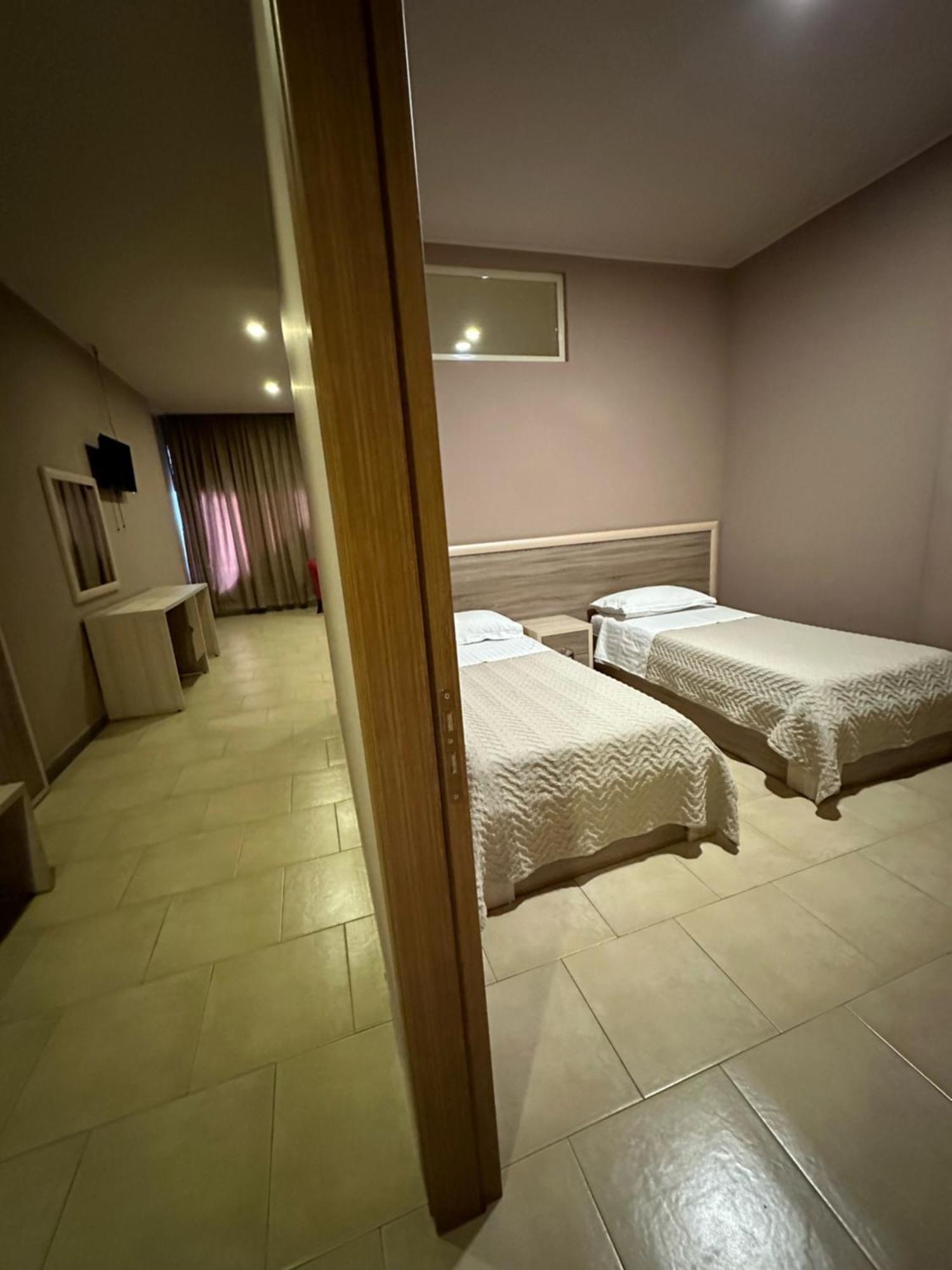 Hotel Terminal Tirana Bregu i Lumit 외부 사진
